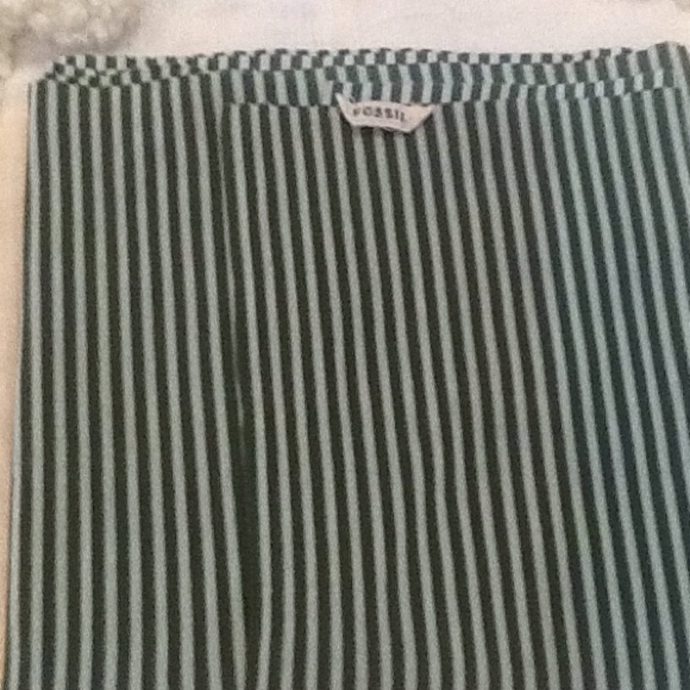 Fossil scarf